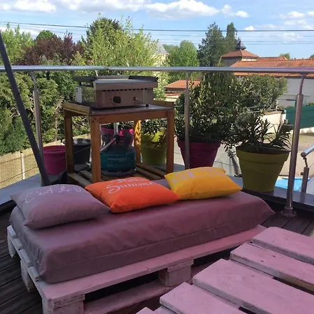 בית אירוח Maison Atypique Chez L Habitants Thuret